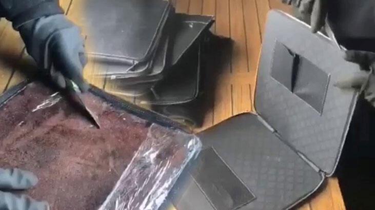  Erzurum’da bir yolcu otobüsünün bagajındaki kutuda süngere emdirilmiş eroin bulundu!