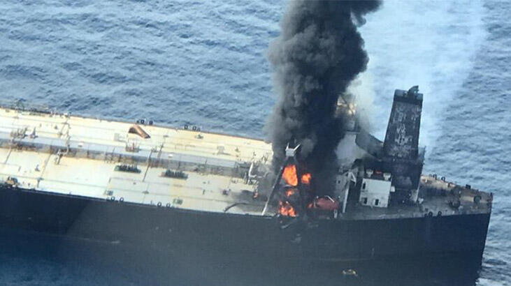 2 milyon varil petrol taşıyan tanker yandı: 1 ölü