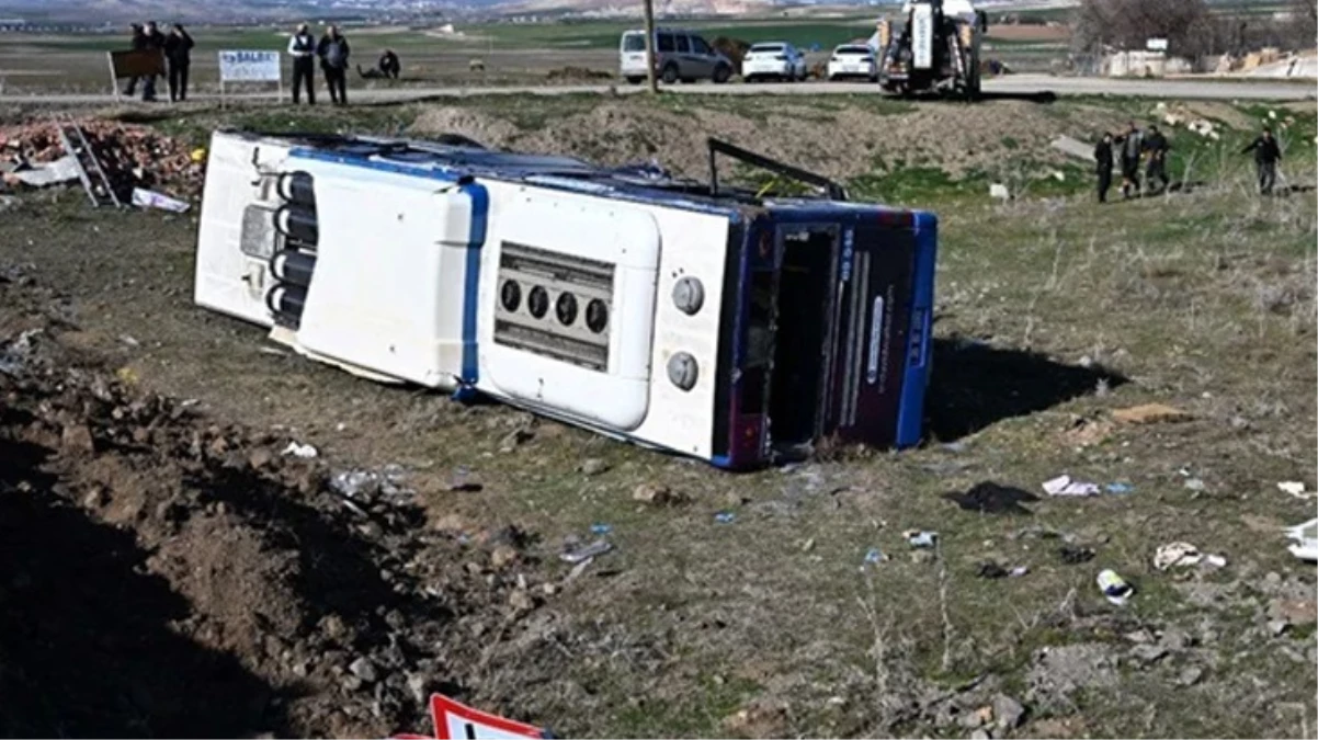 Ankara'da halk otobüsü devrildi: 24 yaralı