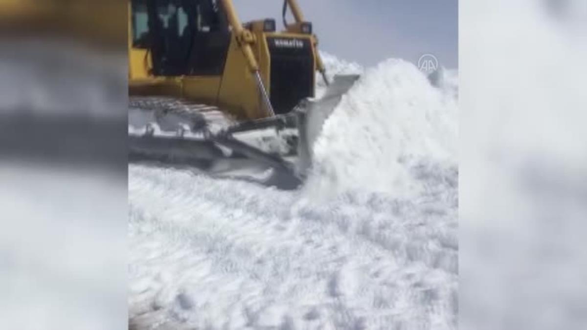 Ardahan da Kar ve tipi nedeniyle kapanan 7 köy yolu ulaşıma açıldı