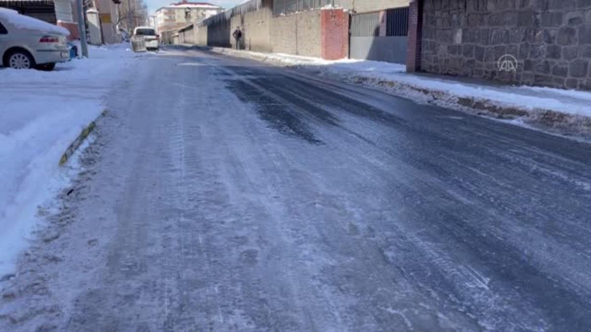 Ardahan da Kar yağışı yerini soğuk havaya bıraktı