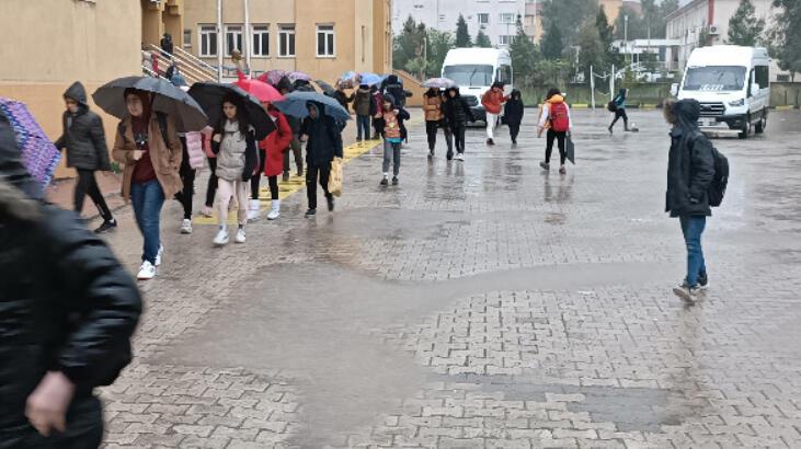Ardahan Haberi: AFAD sms ile uyardı! Sağanak yağış sonrası okullar tatil edildi