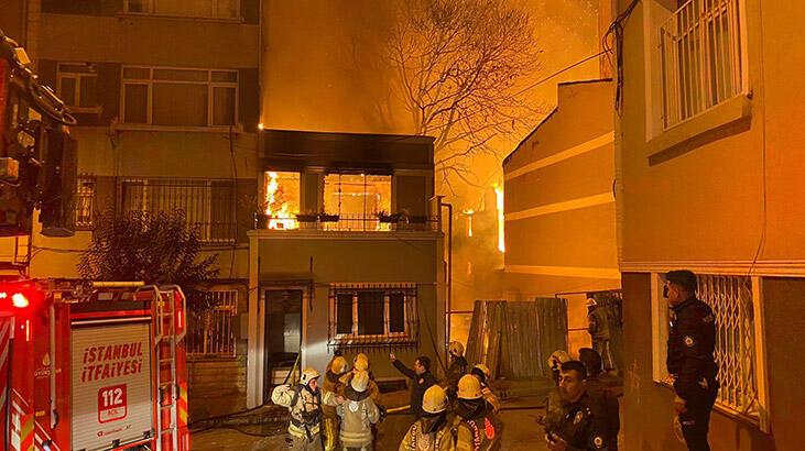 Ardahan Haberi: Beyoğlu’nda korkutan yangın! Yükselen alevler geceyi aydınlattı