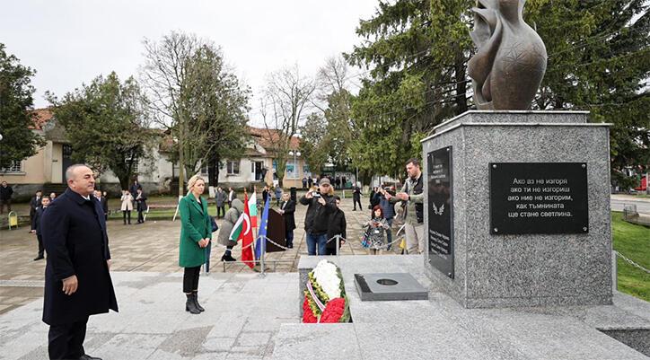 Ardahan Haberi: Dışişleri Bakanı Çavuşoğlu, Bulgaristan’da şehitler anıtını ziyaret etti