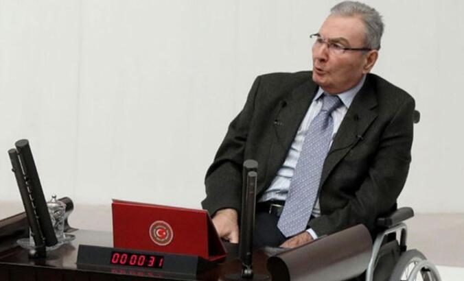 Ardahan Haberi: Eski CHP Genel Başkanı ve Antalya Milletvekili Deniz Baykal hayatını kaybetti