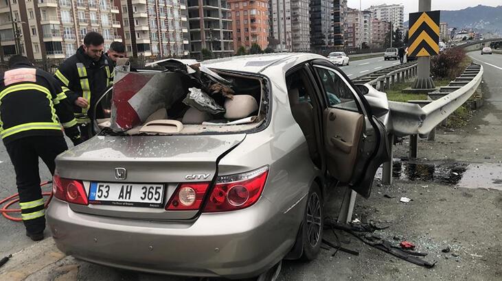 Ardahan Haberi: Feci kaza: Ön camdan giren bariyer arka camdan çıktı!