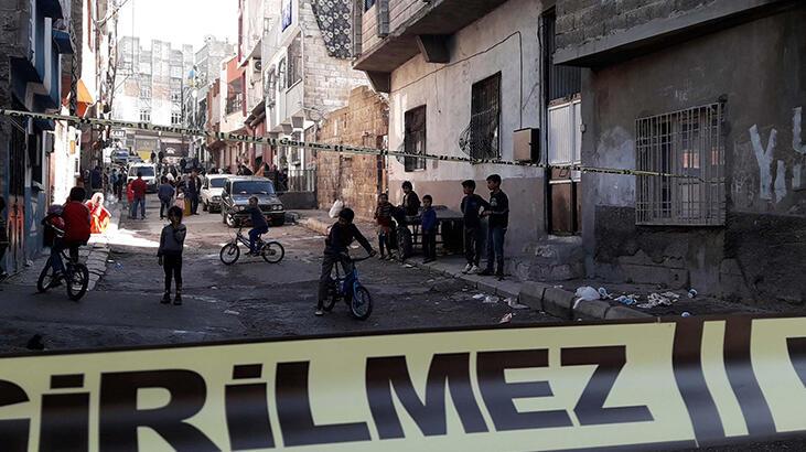 Ardahan Haberi: Husumetli aileler kavga etti, sokakta oynayan 3 çocuk vuruldu
