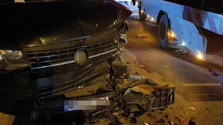 Ardahan Haberi: İzmit'te iki minibüs kafa kafaya çarpıştı: 8'i yabancı 11 yaralı