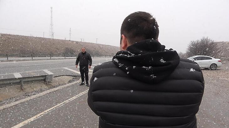 Ardahan Haberi: Kırıkkale'de yılın ilk kar yağışı! Görenler telefona sarıldı