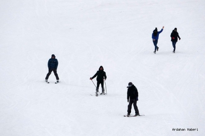 Ardahan Valisi Hüseyin Öner Yalnızçam Kayak Merkezini geleceğe hazırlıyoruz.