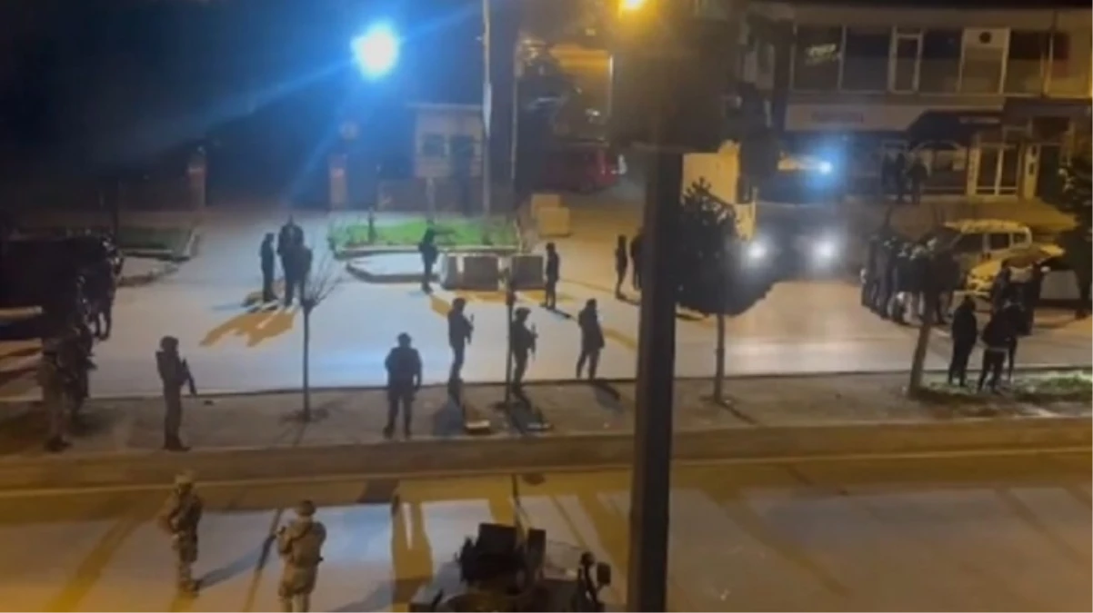 Bitlis'te seçim gerginliği! 14 kişi gözaltına alındı, 5 polis hafif şekilde yaralandı