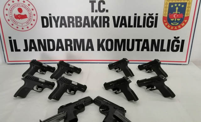 Diyarbakır’da silah kaçakçılarına operasyonda 4 tutuklama