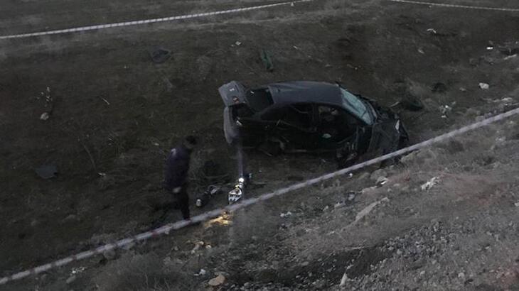 Elazığ'da buzlu yolda kayan otomobil şarampole devrildi: 2 ölü, 2 yaralı