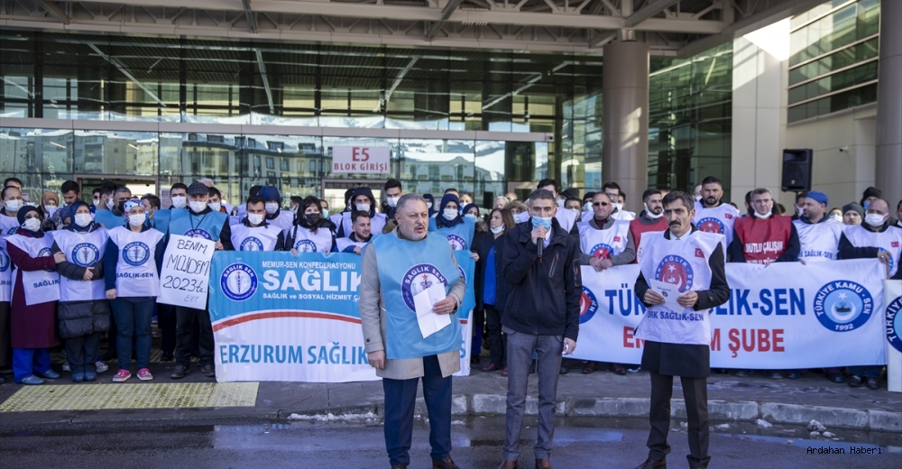 Erzurum'da toplanan sendika üyeleri sabit ek ödemelerin tüm sağlık çalışanlarını kapsamasını istedi