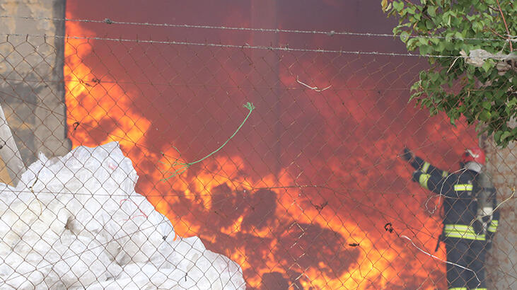 Gaziantep'te fabrikada yangın çıktı