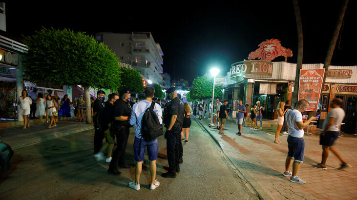 İngiliz ve Alman turistler, turizm merkezinde barların kapatılmasına yol açtı