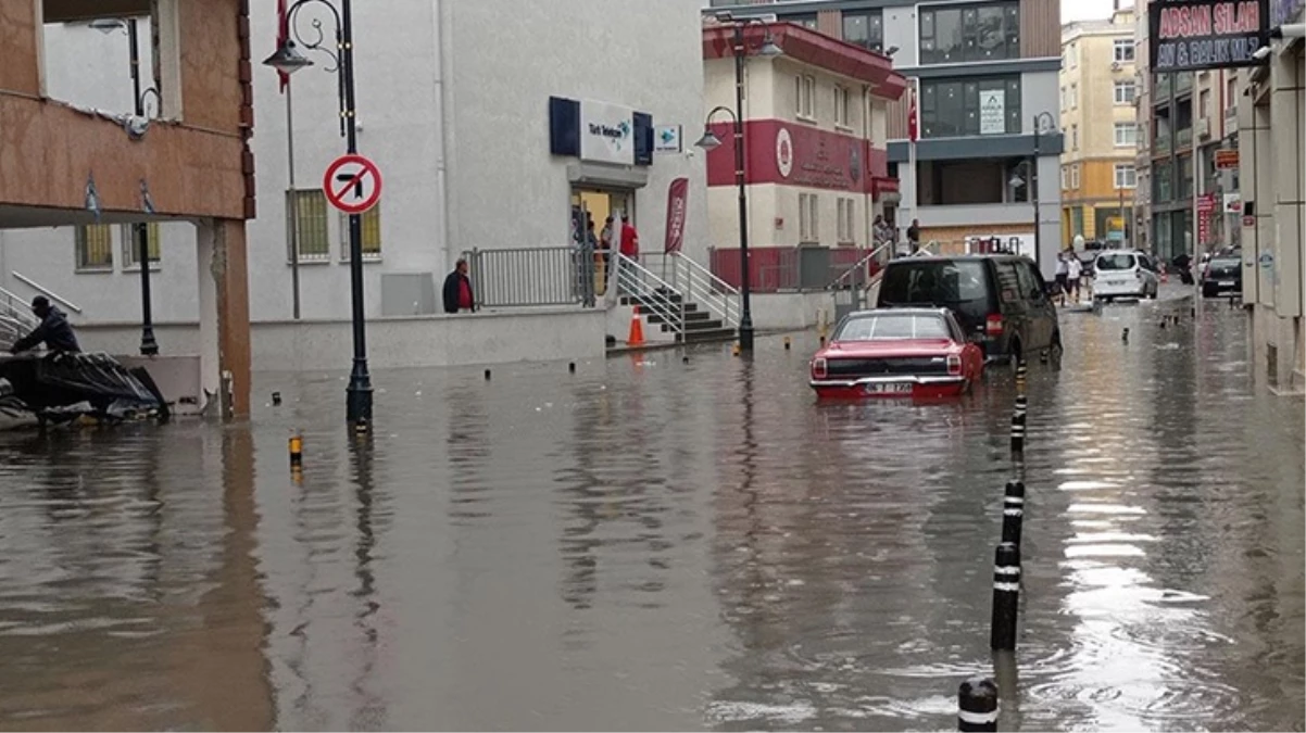 İstanbul Valiliği'nden kuvvetli sağanak yağış uyarısı: Bu gece saatlerinden itibaren etkili olacak
