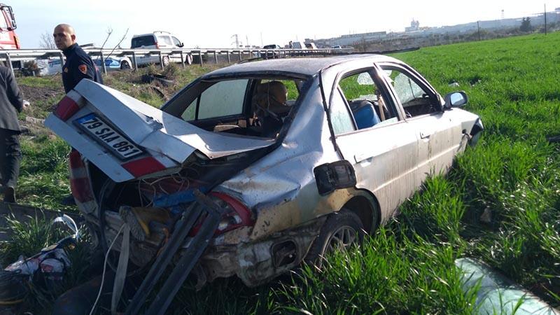Kilis'te, otomobil devrildi: 3 yaralı