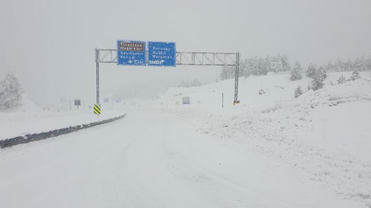 Konya-Antalya yolunda ulaşıma 'kar' engeli