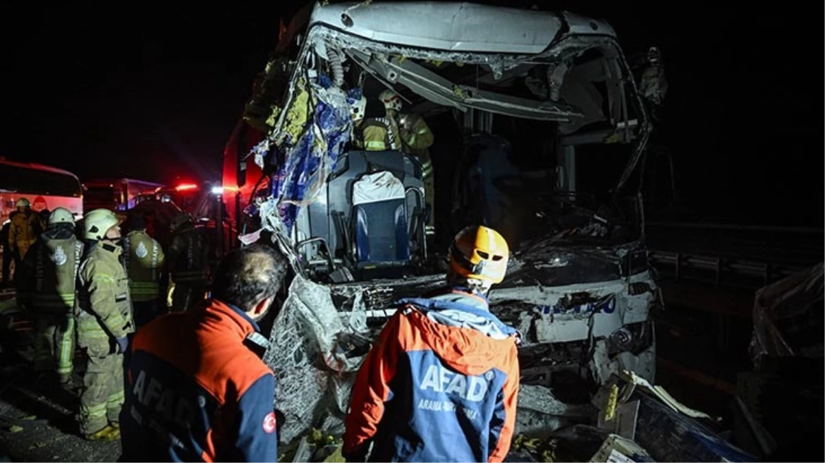 Kuzey Marmara'da yolcu otobüsüyle tır çarpıştı: 1 ölü, 31 yaralı
