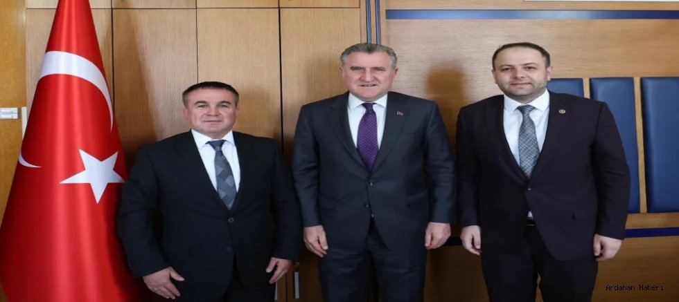 Ardahan Milletvekili Kaan Koç Gençlik ve Spor Bakanı Osman Aşkın Bak’ı ziyaret etti.