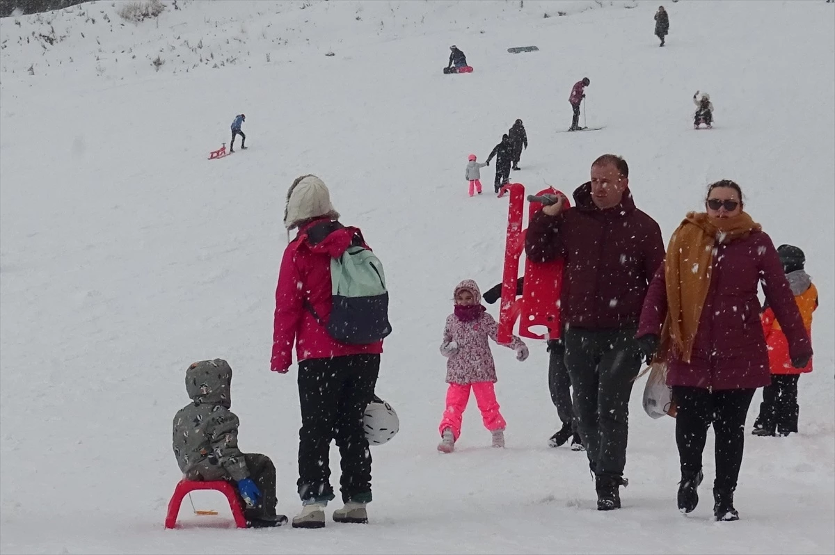Sarıkamış Kayak Merkezi'nde Kar Sevinci