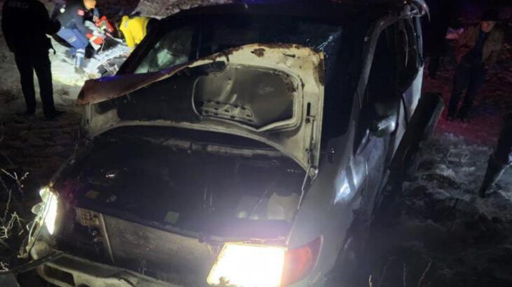 Sivas'ta minibüs devrildi: 1 ölü, 8 yaralı