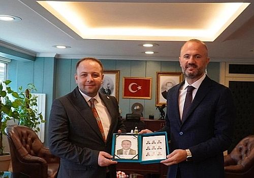 AK Parti Ardahan Milletvekili Kaan Koç, PTT Genel Müdürü Hakan Gültekin’i ziyaret etti.