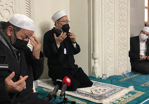 Ali Erbaş, Sarıkamış şehitleri için okunan 107 bin hatmin duasını yaptı