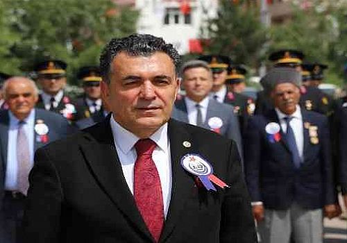 Ardahan Belediye Başkanı Demir'den Babalar Günü mesajı