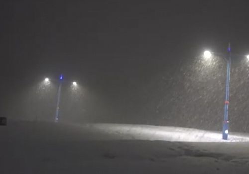 Ardahan’da akşam saatlerinde başlayan kar yağışı sürüyor