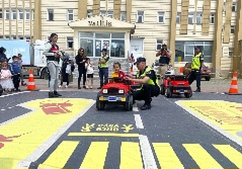 Ardahan da Jandarma vatandaşlara uygulamalı trafik eğitimi verildi.