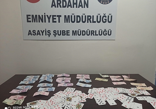 Ardahan'da Kovid-19 tedbirlerine uymayan ve kumar oynayan 11 kişiye para cezası kesildi
