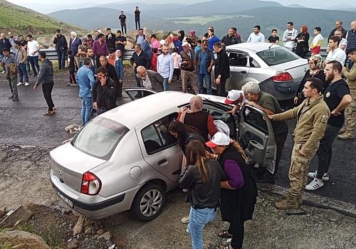 Ardahan'da meydana gelen trafik kazasında 12 kişi yaralandı.