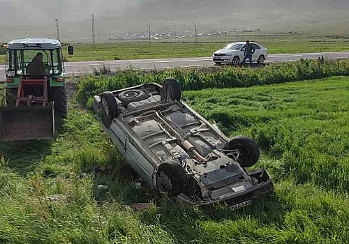 Ardahan da otomobilin devrilmesi sonucu 5 kişi yaralandı.