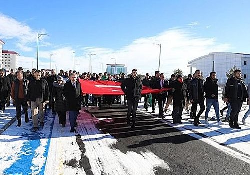 Ardahan’da Pençe-Kilit Harekâtı şehitleri ve Filistin için yürüyüş düzenlendi.