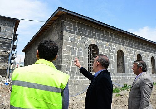 Ardahan Haber: Ardahan Valisi Öner yapımı devam eden Millet Bahçesi inşaatını denetledi.