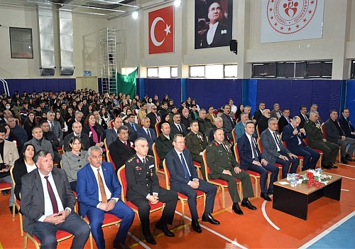 Ardahan Haberi: Ardahan da Mehmet Akif Ersoy’u Anma Günü programı düzenlendi.