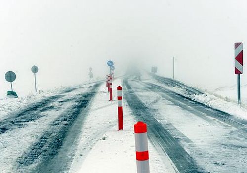 Ardahan Haberi: Ardahan-Şavşat kara yolu tipi nedeniyle tüm araç geçişlerine kapatıldı.