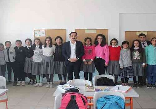 Ardahan Haberi: Çıldır Kaymakamı Enes İpek, Çıldır'daki okulları ziyaret etti