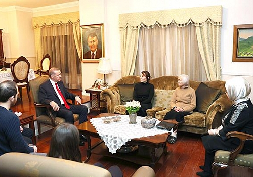 Ardahan Haberi: Cumhurbaşkanı Erdoğan'dan Deniz Baykal'ın ailesine taziye ziyareti