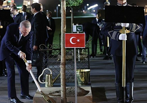 Ardahan Haberi: Cumhurbaşkanı Erdoğan Semerkant'ta liderler ile ağaç dikti
