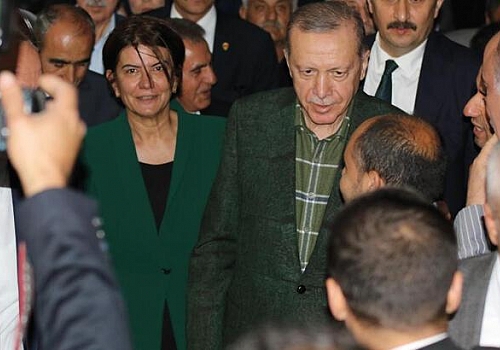 Ardahan Haberi: Cumhurbaşkanı Erdoğan, Silvan’da ‘Beyaz Melesli Kadınlarla’ bir araya geldi