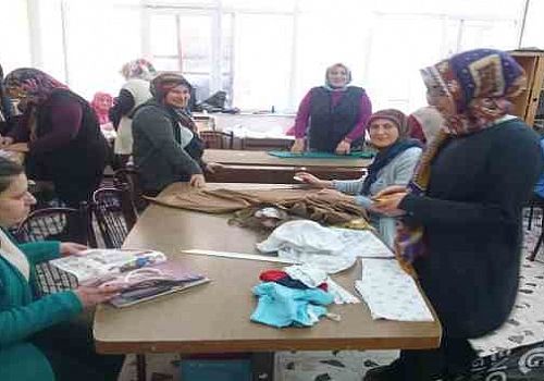Ardahan Haberi: Terzilik kursuna Posoflu kadınlar yoğun ilgi gösteriyor