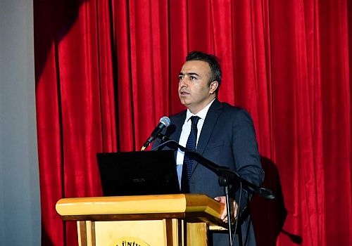 Ardahan Üniversitesi nde Kamu Yönetiminde Güncel Konular başlıklı konferansa düzenlendi