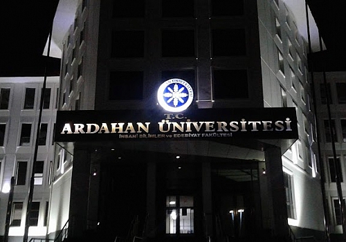 Ardahan Üniversitesinde olumsuz hava koşulları yüzünden eğitime ara verildi