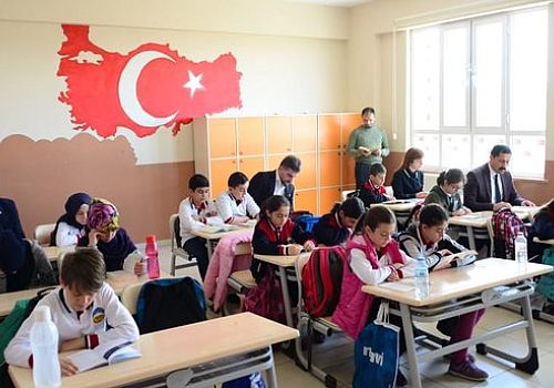Ardahan Valisi Mustafa Masatlı Okuma Seferberliği Başlattı İlin Kaderi Değişti 