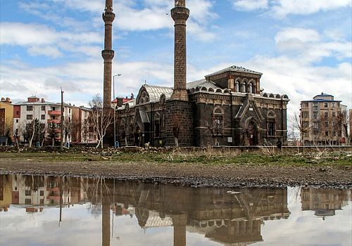 Ardahan ve Kars'ta ramazanın ilk cumasında ibadetler evlerde eda edildi