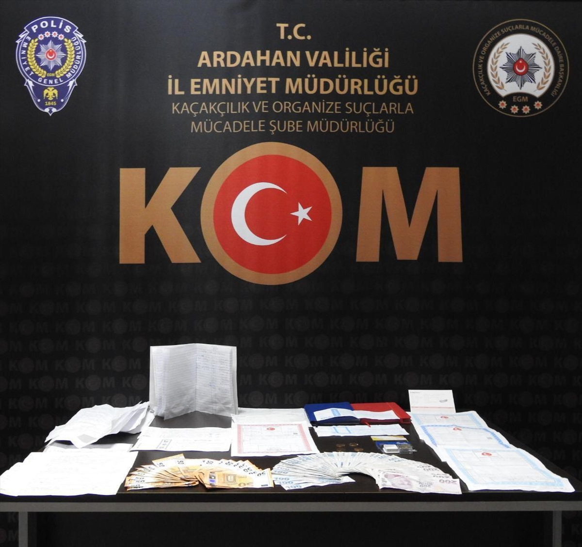 Ardahan'daki tefecilik operasyonunda 5 kişi tutuklandı
