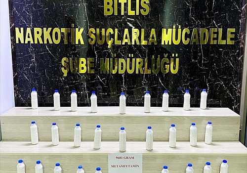 Bitlis'te dedektör köpekle arama yapılan otomobilde sentetik uyuşturucu bulundu